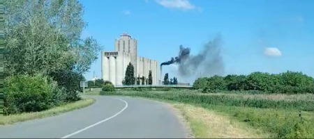 image | Ni nakon brojnih i upornih apela građana, udruženja i odbornika u SO Vrbas, odgovorna lica iz Opštine Vrbas ne nalaze za shodno da građanima obezbede informaciju o stanju kvaliteta vazduha. S obzirom na takav odnos izvršne vlasti prema zahtevima građana ovoga puta smo se, u ime svih zainteresovanih, obratili inspekcijskim organima resornog ministarstva.

