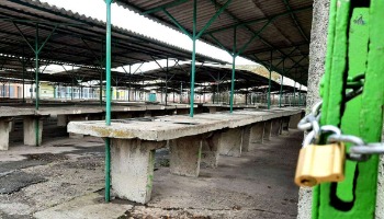 image | Lokalna alternativa poziva Štab za vanredne situacije Opštine Vrbas da, u skladu sa usvojenim merama zaštite stanovništva zbog širenja zarazne bolesti COVID 19, licima starijim od 65 godina u naseljenim mestima obezbedi higijenski ispravnu vodu za piće, kao i da se omogući rad pijaca na teritoriji opštine Vrbas.

