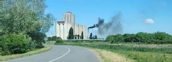 image | Ni nakon brojnih i upornih apela građana, udruženja i odbornika u SO Vrbas, odgovorna lica iz Opštine Vrbas ne nalaze za shodno da građanima obezbede informaciju o stanju kvaliteta vazduha. S obzirom na takav odnos izvršne vlasti prema zahtevima građana ovoga puta smo se, u ime svih zainteresovanih, obratili inspekcijskim organima resornog ministarstva.

